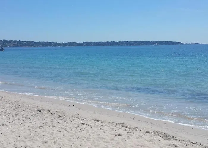 Apartment Domaine Juan Flore *