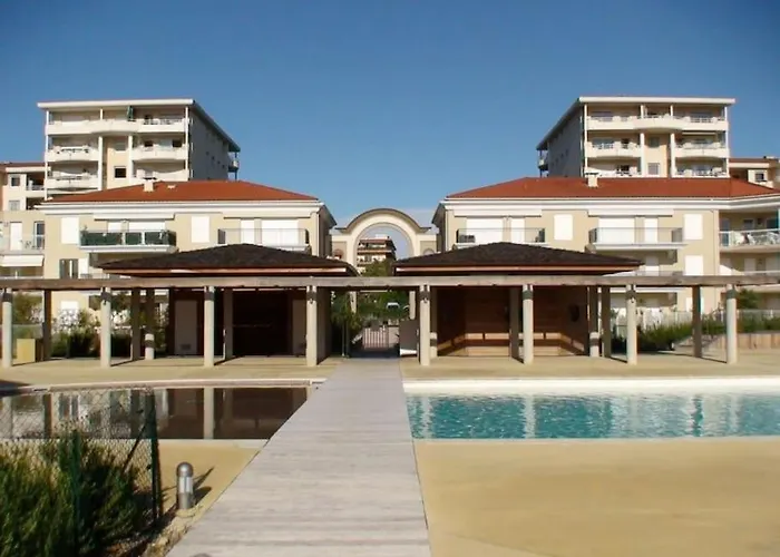 Apartment Domaine Juan Flore *