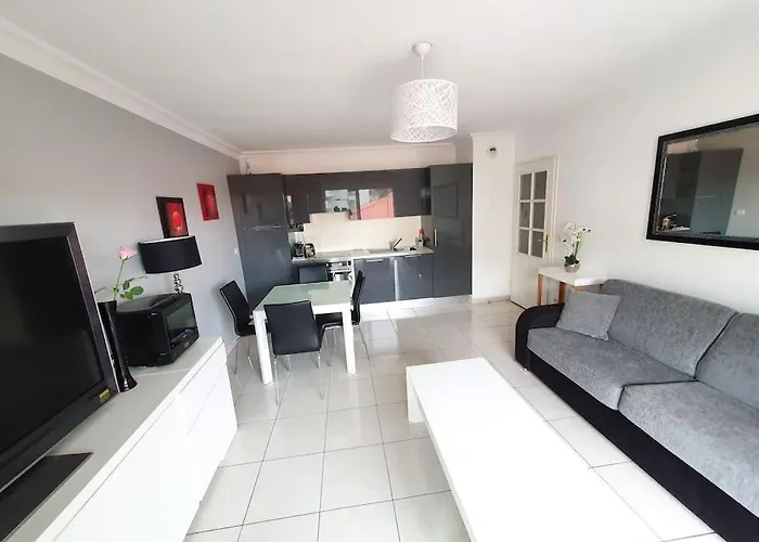 Domaine Juan Flore Apartment *