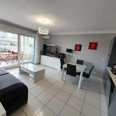 Domaine Juan Flore Apartment *