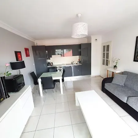 Domaine Juan Flore Апартаменты *